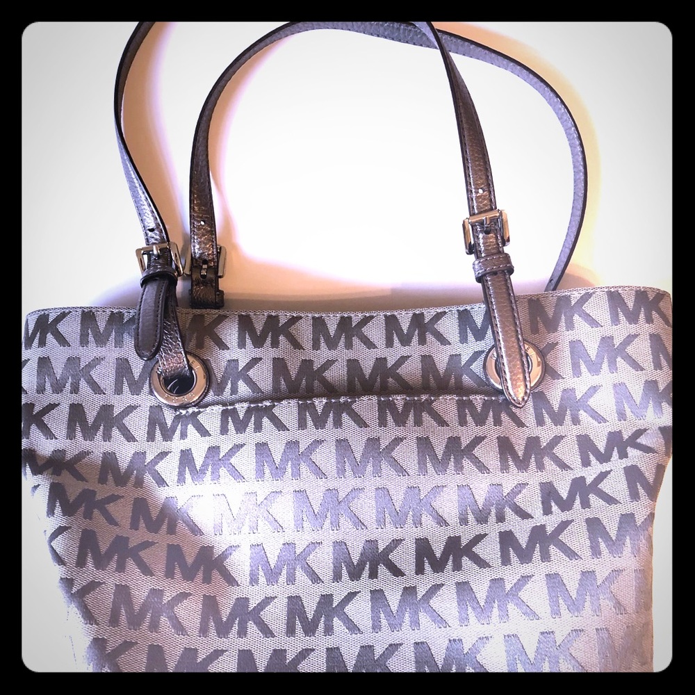 Muchael Kors shoulder bag